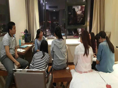 “分析情况、理清思路；坚定目标、明确举措；统一思想、扎实推进”