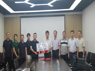 河北农业大学植物保护学院领导一行来公司交流座谈，并签订校企合作协议