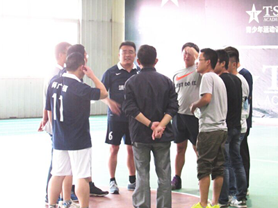 团结拼搏 展现风采 ——公司第一届篮球赛